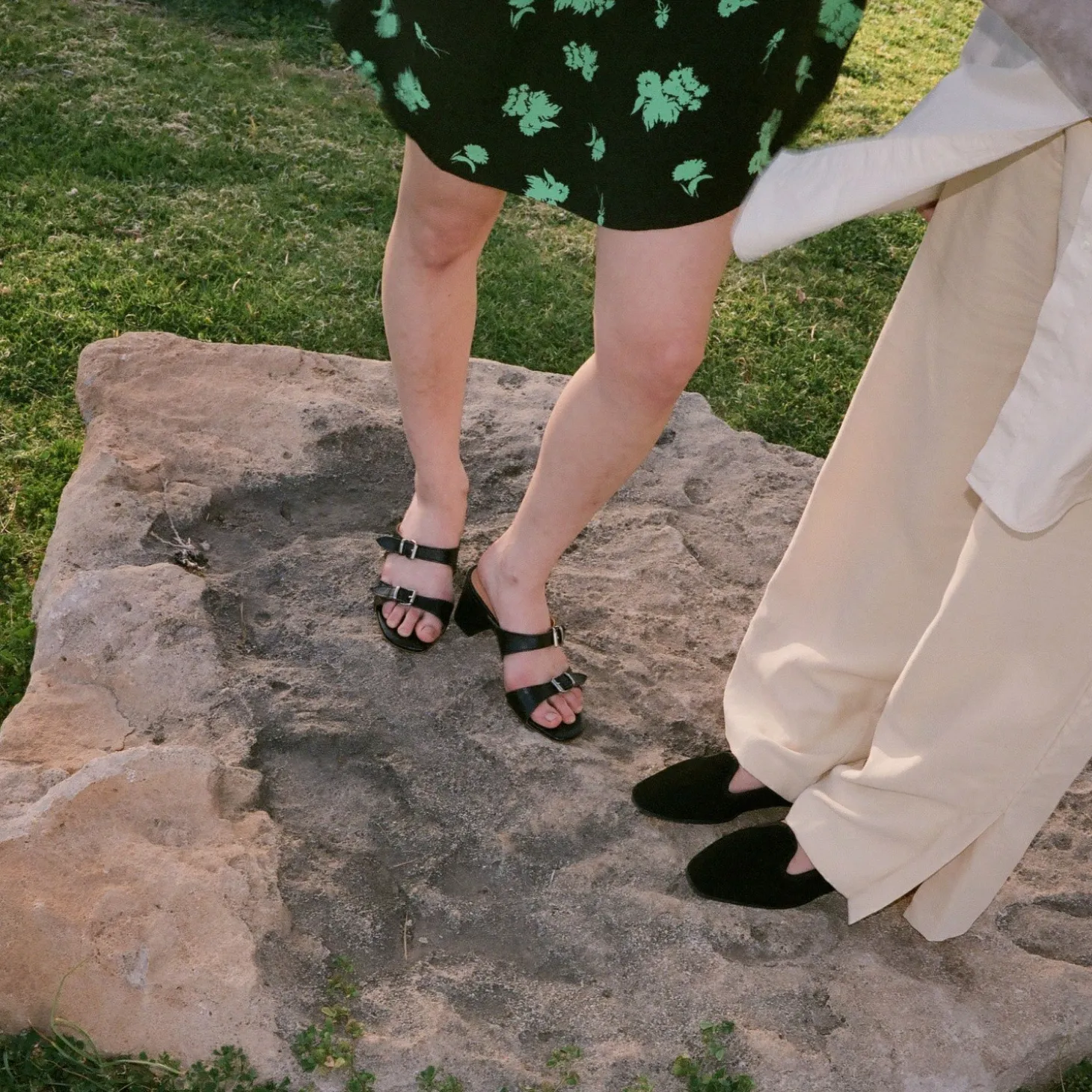 Amalfi Sandaly, Czarny