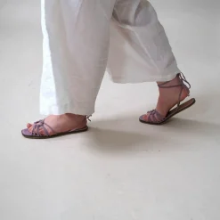 Amfi Sandaly, Lawendowy Zamsz