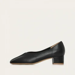 Apulia Czółenka, Czarny