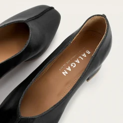 Apulia Czółenka, Czarny