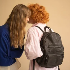 Atzel Plecak, Czarny