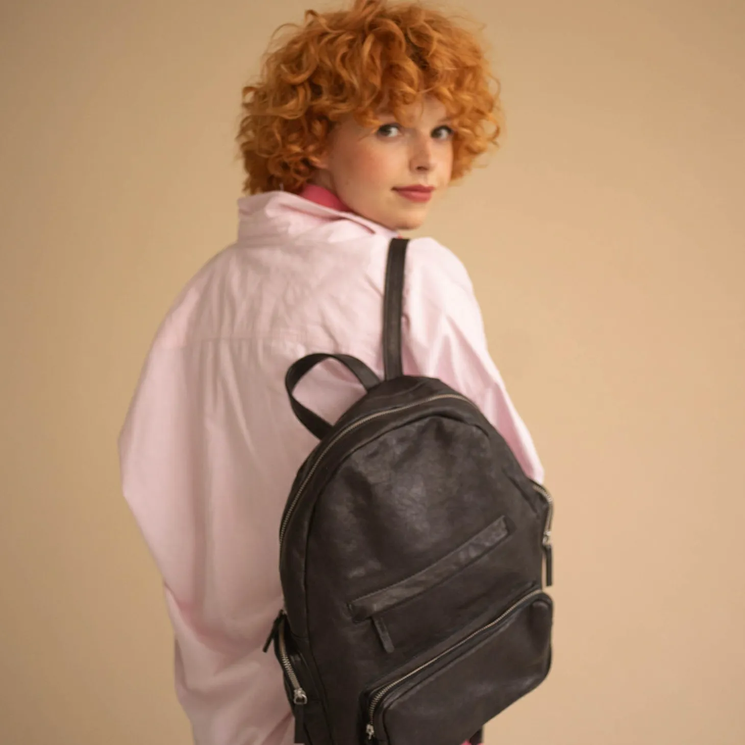 Atzel Plecak, Czarny