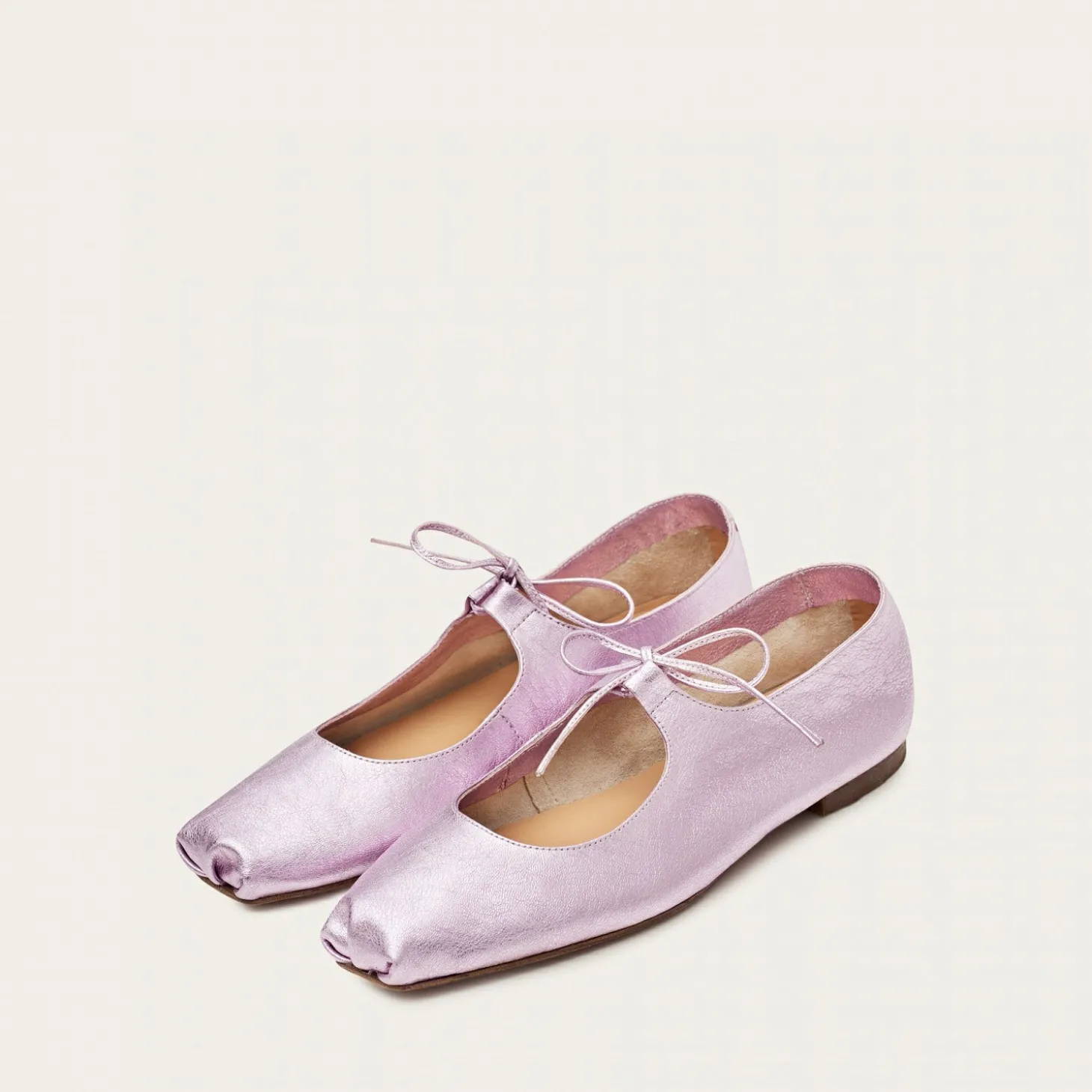 Batsheva Baleriny, Metaliczny Rozowy