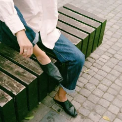 Bayit Klapki, Czarny