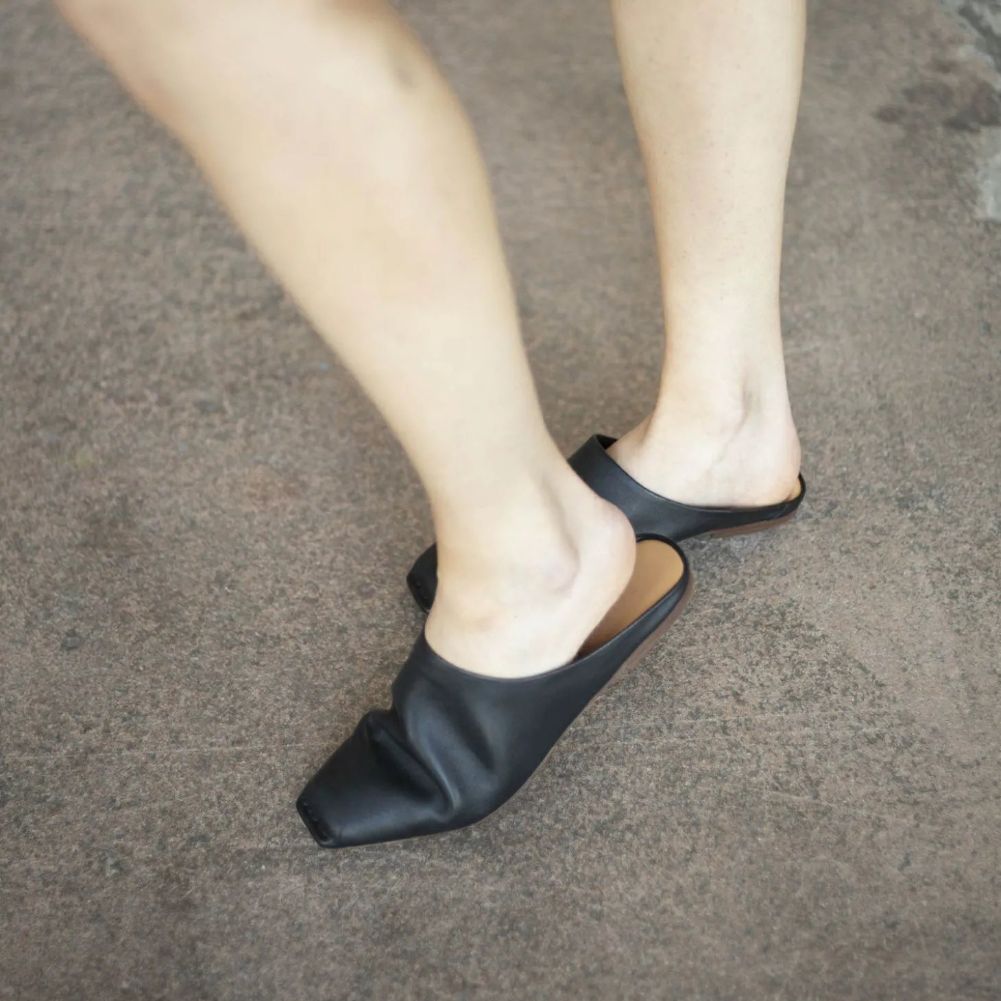 Bayit Klapki, Czarny