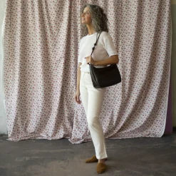 Bayit Klapki, Karmelowy Welur