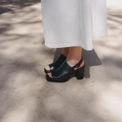 Bette Sandaly, Czarny