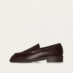 Camila Półbuty, Mahoniowy