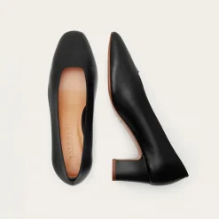 Dvora Czółenka, Czarny