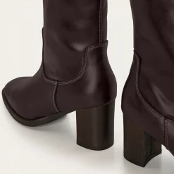 Gawoa Botki, Ciemny Braz