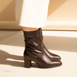 Gawoa Botki, Ciemny Braz