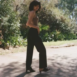 Ginaa Klapki, Czarny