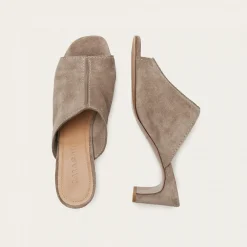 Ginaa Klapki, Marrone