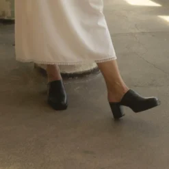 Gloria Klapki, Czarny