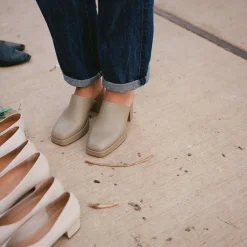 Gloria Klapki, Kamienny Szary