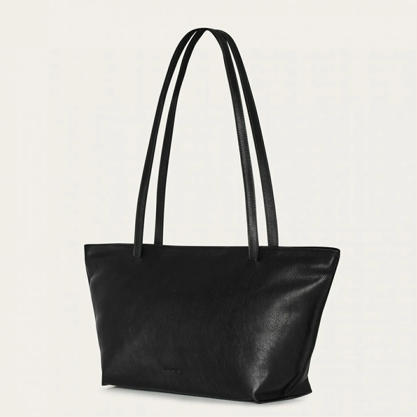 Ishti Torebka, Czarny