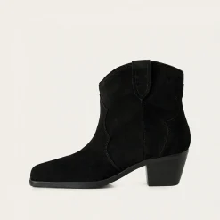 Jesse Kowbojki, Czarny Welur