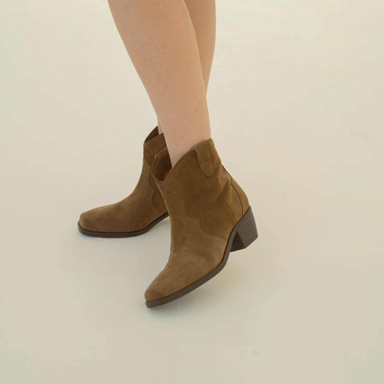 Jesse Kowbojki, Ziemisty Welur