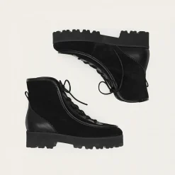 Junko Botki, Czarny Welur