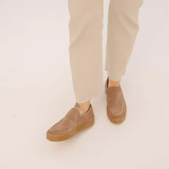 Kulit Mokasyny, Marrone