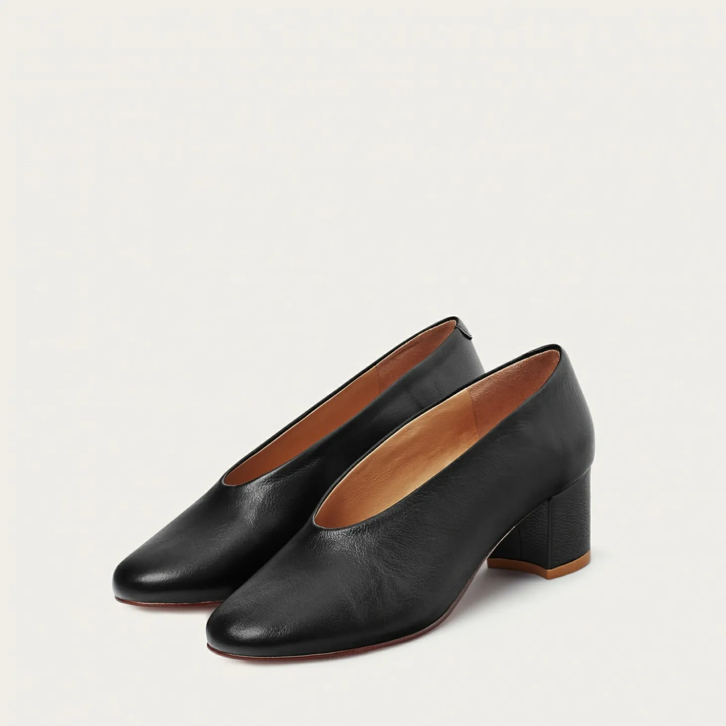 Leilot Czółenka, Czarny