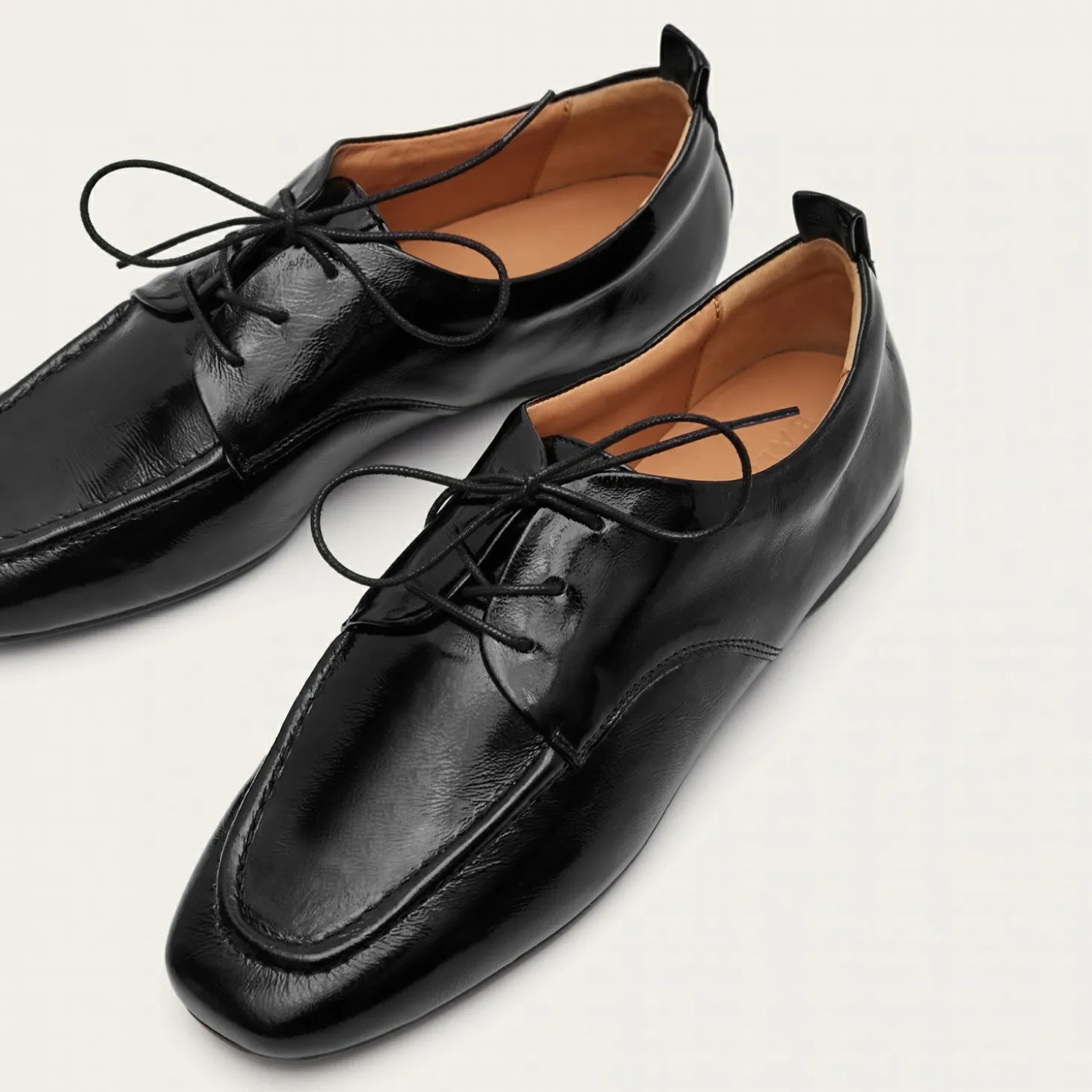 Lila Półbuty, Czarny Polysk