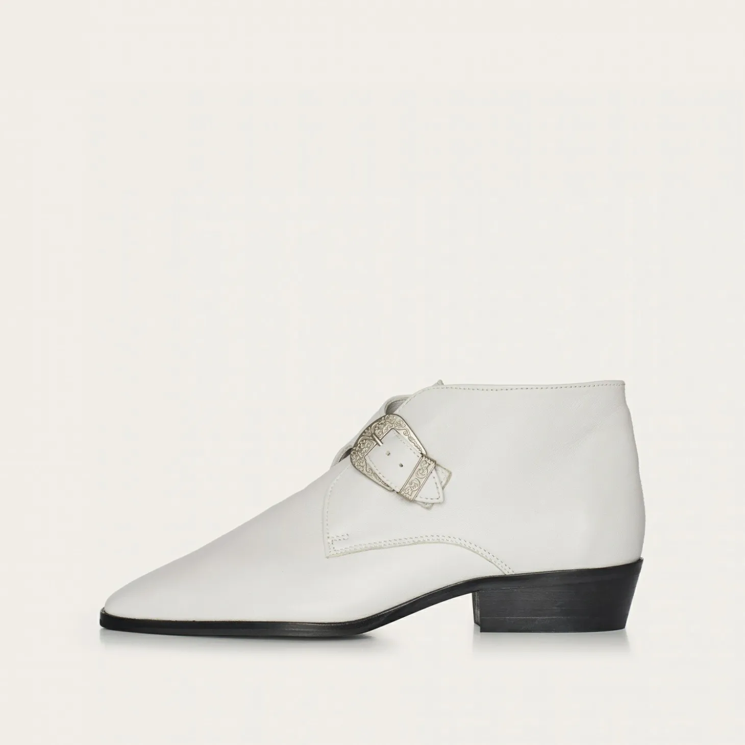 Louis Botki, Zlamana Biel