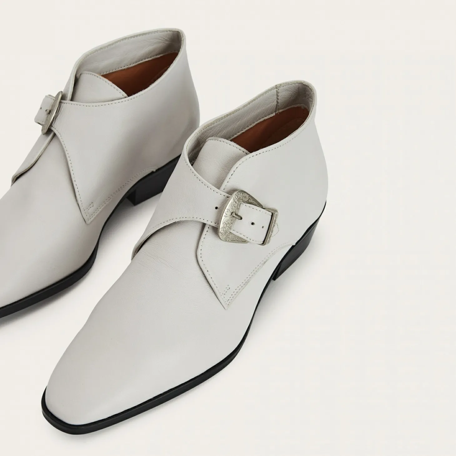 Louis Botki, Zlamana Biel