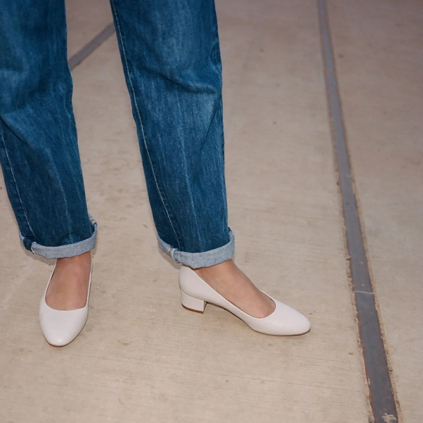 Migdal Czółenka Na Niskim Obcasie, Kremowy