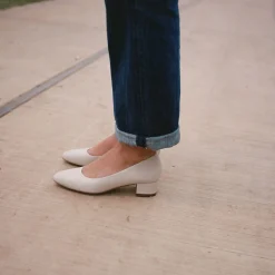 Migdal Czółenka Na Niskim Obcasie, Kremowy