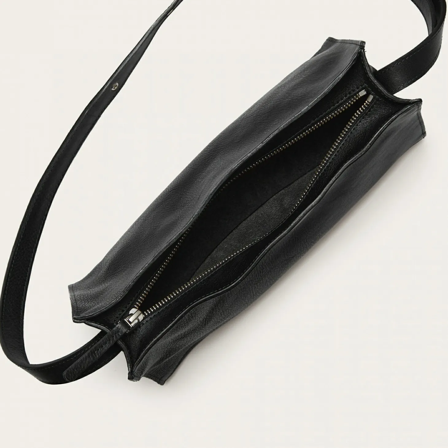 Monique Torebka, Czarny