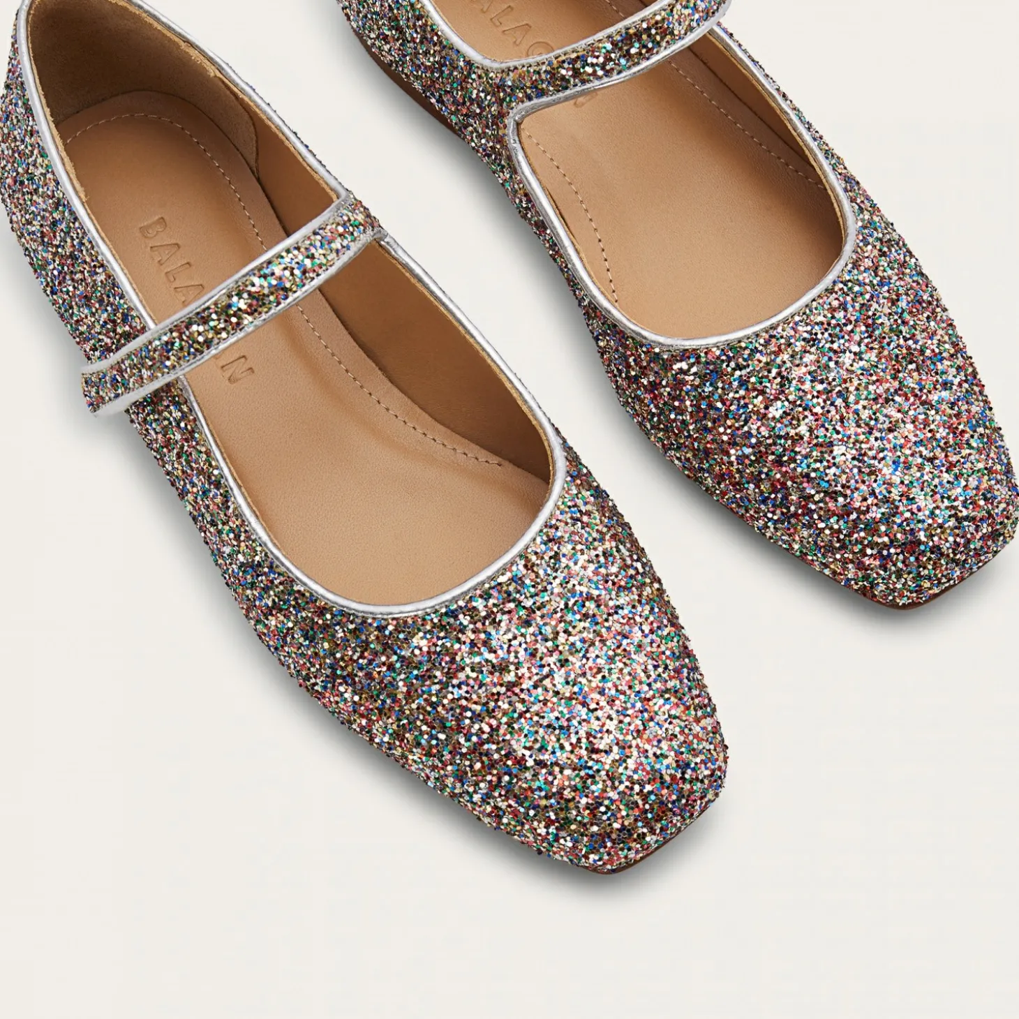 Pass Baleriny, Confetti