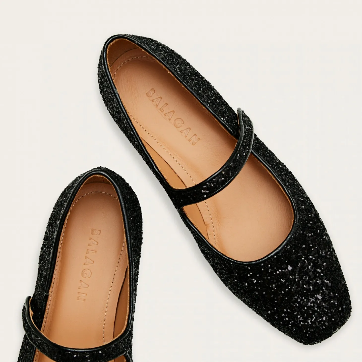 Pass Baleriny, Czarny Brokat