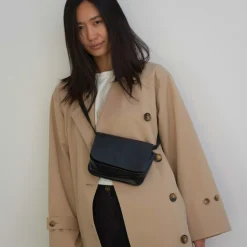 Pitzi Torebka, Czarny