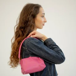 Roha Torebka, Fuksja