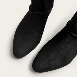 Sasha Botki, Czarny Nubuk