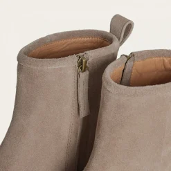 Saviv Botki, Szary Welur