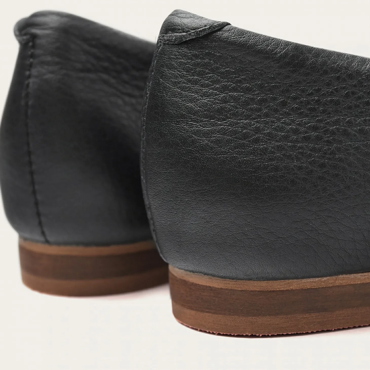 Serge Półbuty, Czarny