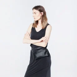 Shuk Torebka, Czarny