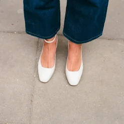 Sira Czółenka, Kremowy