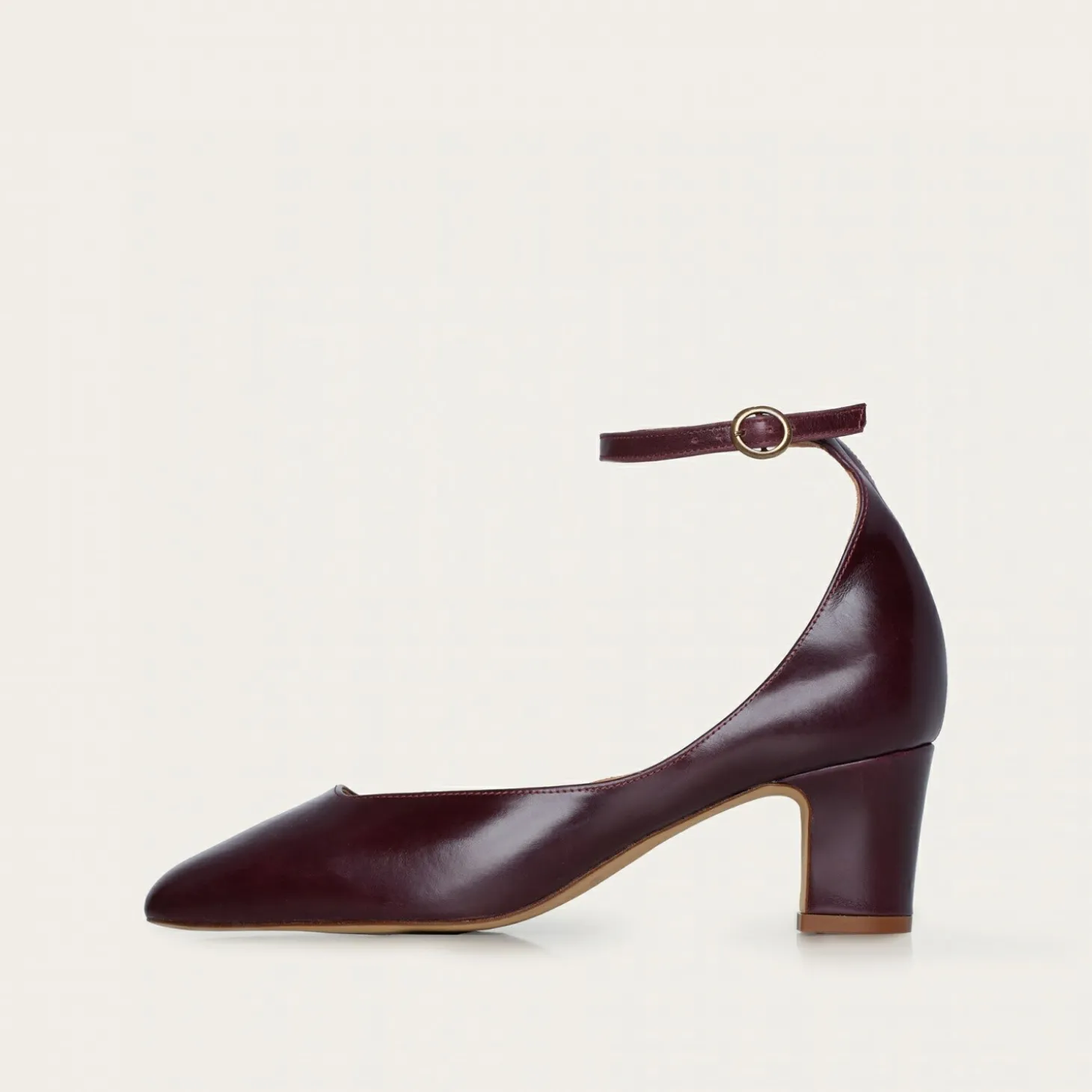 Sira Czółenka, Mahoniowy