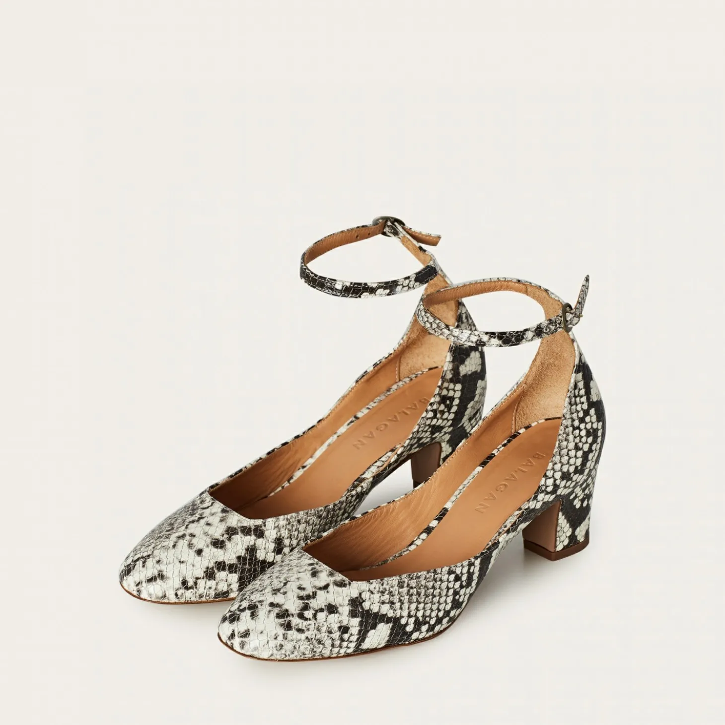 Sira Czółenka, Zlamana Biel Wzor Pytona