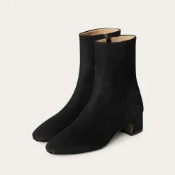 Stav Botki, Czarny Nubuk