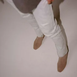 Stav Botki, Szary Welur