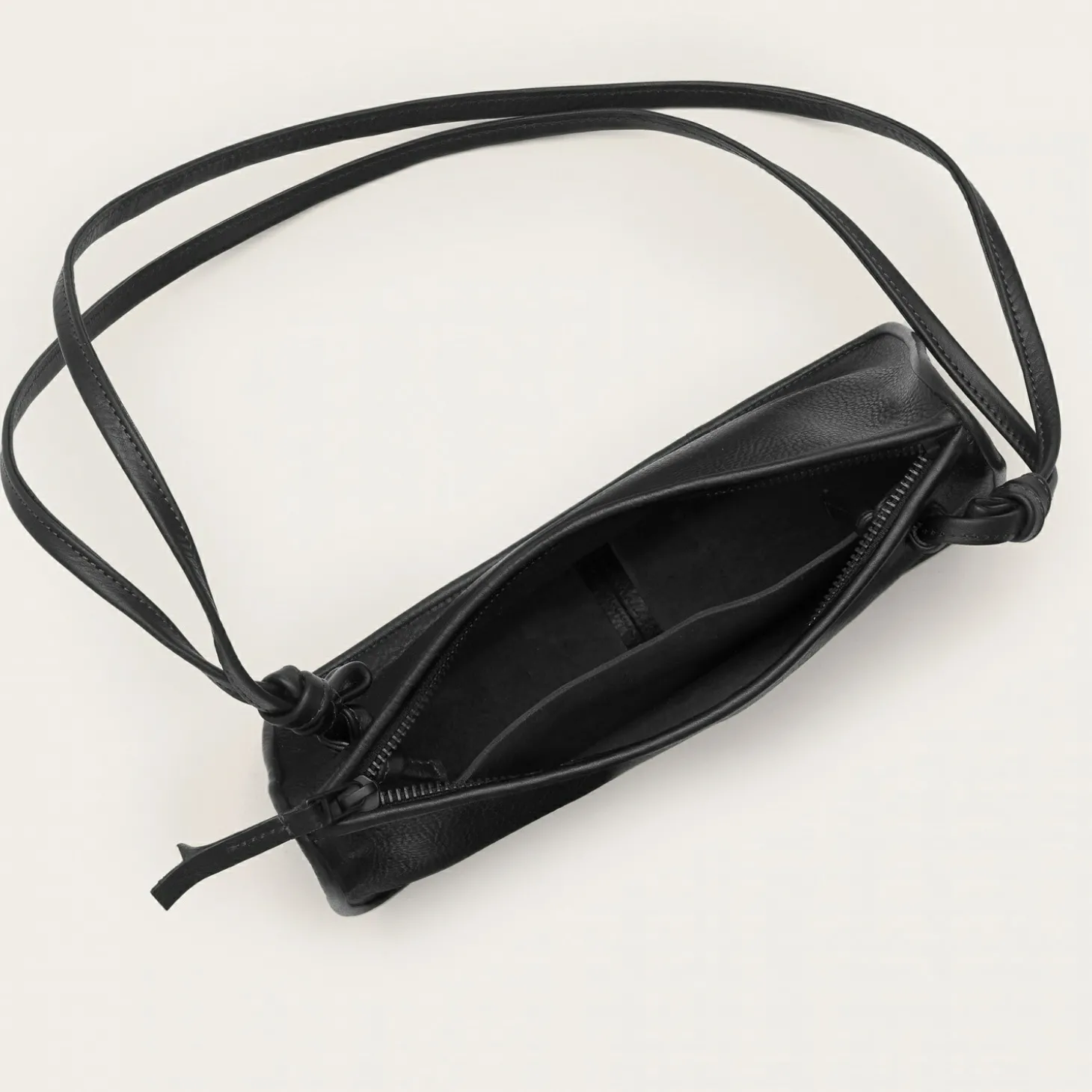 Suzanne Torebka S, Czarny