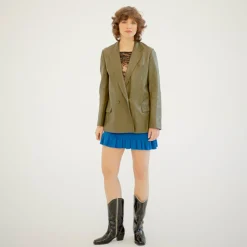 Thelma Kowbojki, Czarny