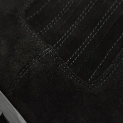 Ukaf Botki, Czarny Zamsz