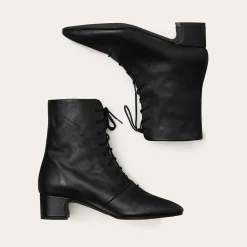 Victoria Botki, Czarny