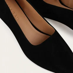 Virginia Czółenka, Czarny Zamsz