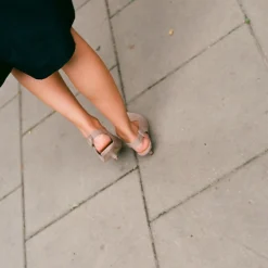 Viva Czółenka, Marrone